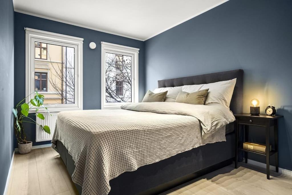 Lägenhet Central - Two Bedroom With Stylish Interior - Free Parking -